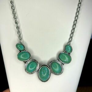 Faux silver and tourquoise chunky necklace (seafoam hue)